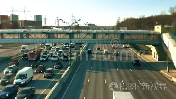 一个大的公路交通堵塞事件视频