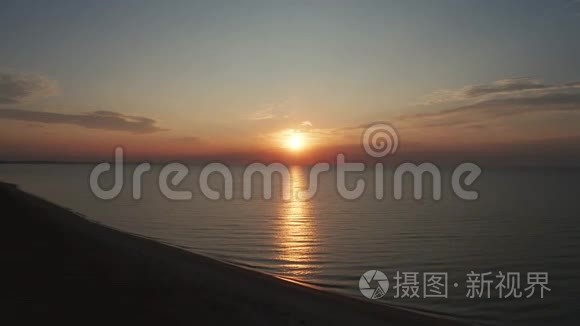 阿佐夫海上美丽日落的空中景色视频