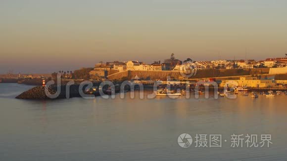 葡萄牙日落时景色优美的海滨城市