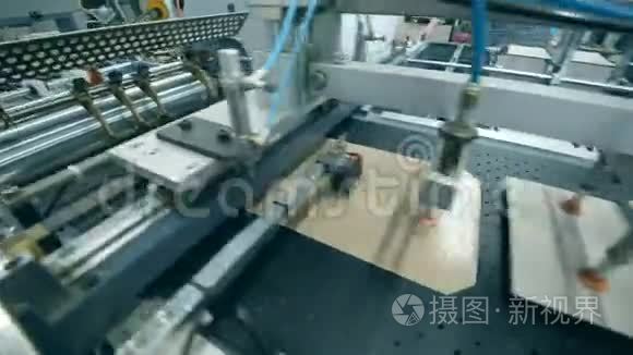 纸板盖是工厂制造的视频