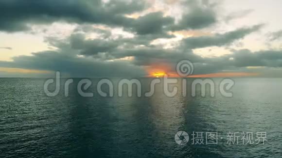 日落水景的动态视野视频