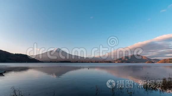 山 黎明时分的富士和川川子湖视频