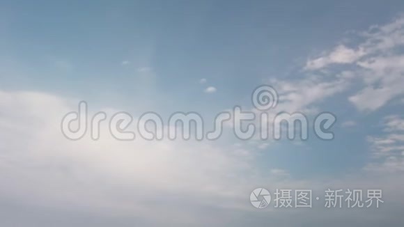 从天空倾斜到大海和地平线视频