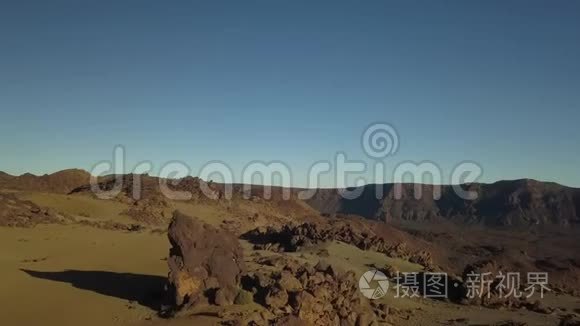 令人惊叹的岩石尘土飞扬的山脉，从高角度，土耳其，4k