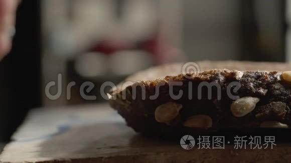 黑麦面包吐司与鳄梨展开视频