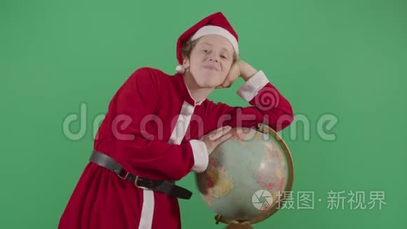 女人圣诞老人在全球拍照视频