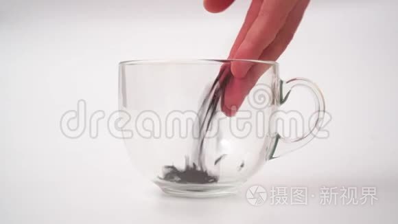 杯中红茶制作时间的流逝视频