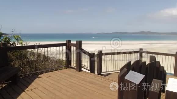 从观景台可以看到海滩景色视频