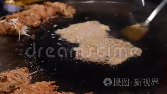 用鸡蛋炒贻贝视频