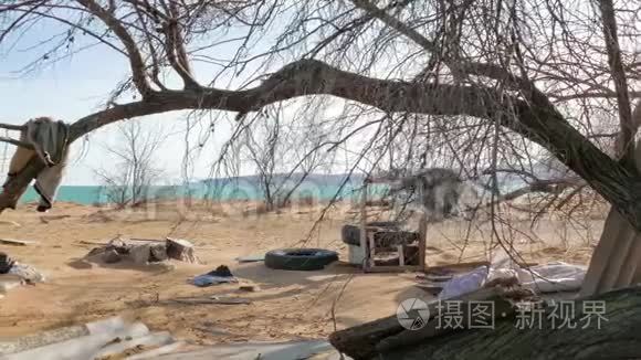 飓风过后被废弃的带垃圾的海岸视频