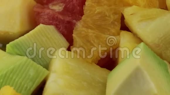水果沙拉混合水果.视频的预览图
