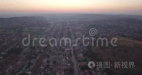 南非约翰内斯堡住宅区的鸟瞰图视频