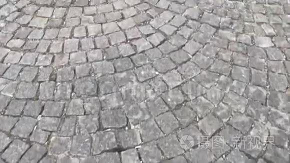 城市道路上的鹅卵石视频