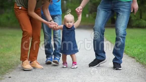 第一步家庭指导女婴