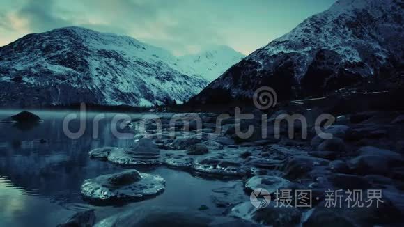 阿拉斯加波蒂奇附近的湖泊，阴天寒冷