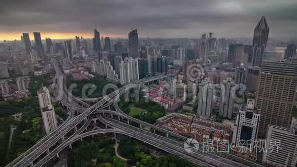 上海日落风暴天路路口城市全景4k延时中国