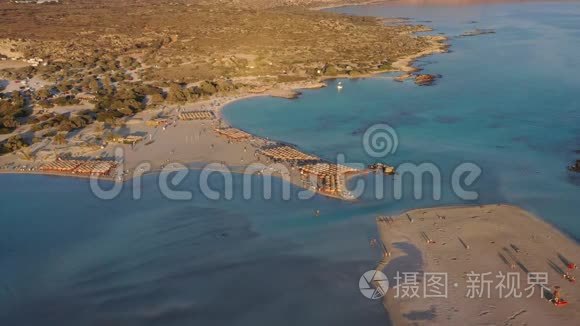 空中无人机全景视频著名的异国天堂沙质翡翠海滩埃拉丰尼西在西南克里特岛，希腊。