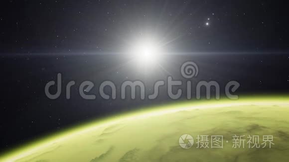 4K系外行星三维插图，浅绿色黄色多云行星从轨道。 酸性有毒沙漠元素