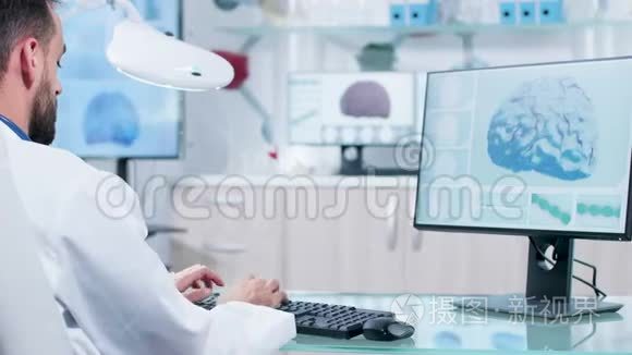 计算机键盘医学领域打字研究人员，X光扫描