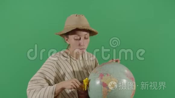 地球上的女农民飞行飞机视频