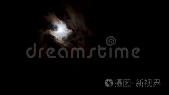 夜空中的满月，明月，夜空，云的运动