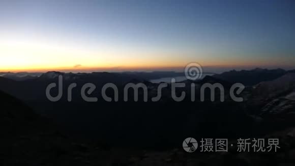 美丽的高山景观与雪视频