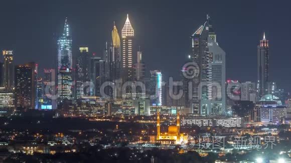 迪拜城市在夜间的节奏视频