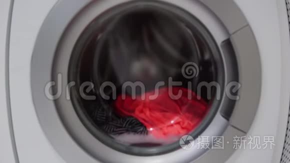 洗衣机气缸转动不同的衣物