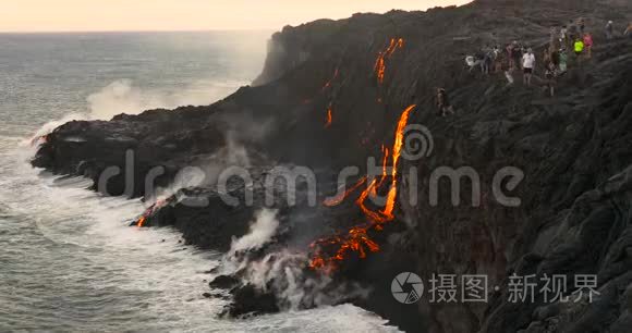 火山喷发熔岩流入夏威夷水域视频