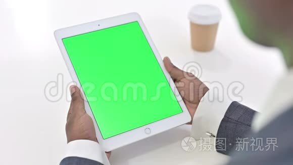 非洲男人用绿色键屏片视频