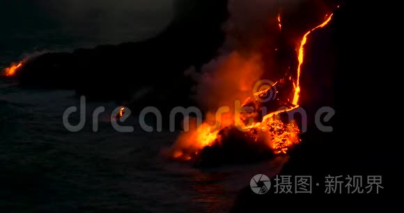 火山喷发熔岩流入夏威夷海洋视频