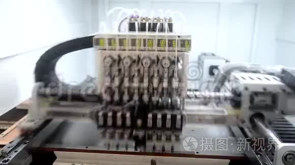 工厂机器人生产线视频