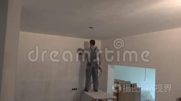 新公寓用磨床抛光墙面视频