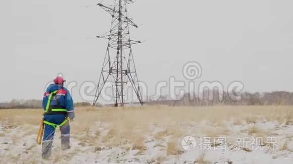 冬季能源站上的电塔视频