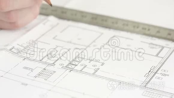 设计师绘制公寓的手视频