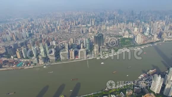 中国黄浦江高层建筑鸟瞰图。