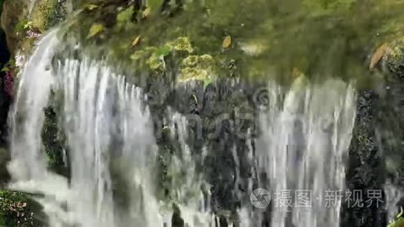 靠近岩石上的天然水视频