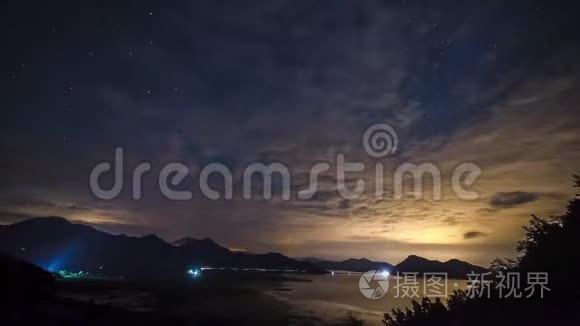 黑山的斯卡达尔湖夜间延时视频