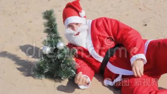 圣诞老人圣诞节庆祝新年海滩假日