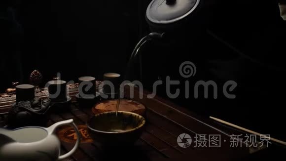 一杯正义的陶罐茶视频