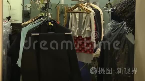 衣服的衣柜视频