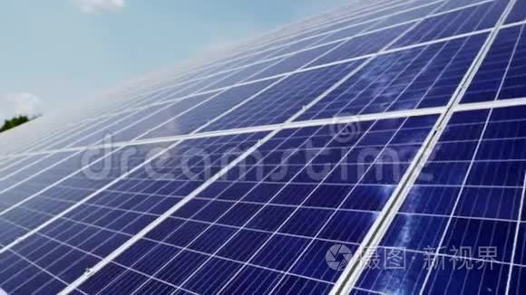 发电厂使用可再生太阳能与太阳。