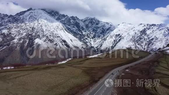 格鲁吉亚高地地区的公路视频