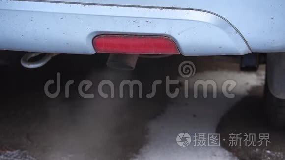 汽车排气管对空气的环境污染视频
