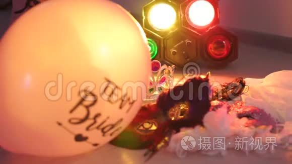 婚礼前单身汉派对的节日气氛视频