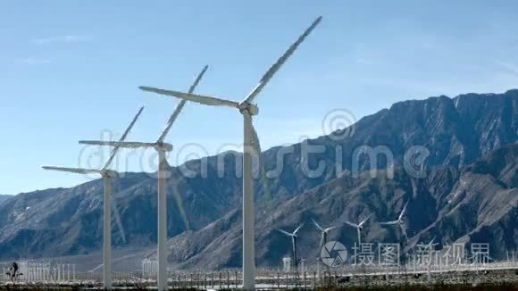 加州棕榈泉附近的风力发电机视频