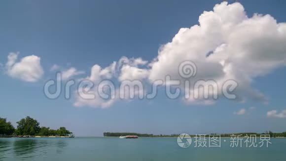 热带海洋上空的云和天空的时间流逝。