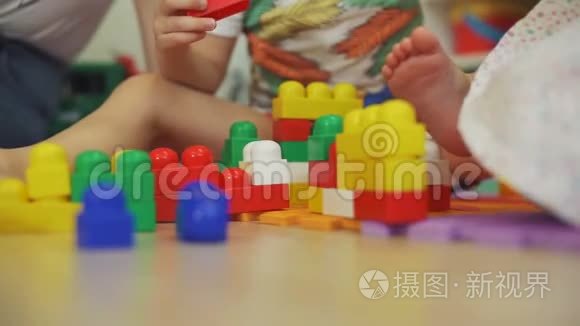 幼儿手扮演教师视频