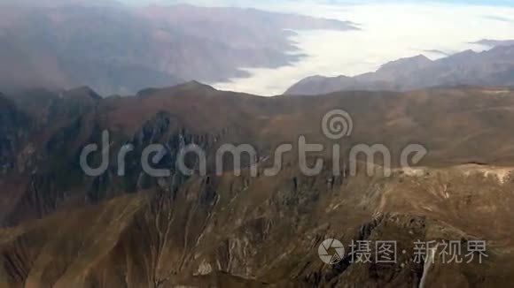 南美洲秘鲁上空的高山和云视频