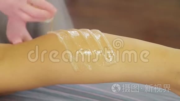 用蜡除发腿的准备视频